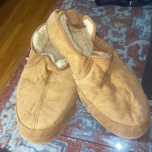 Men’s Acorn Slipper Tan Lined 7.5/8.5 sheepskin , fluffy